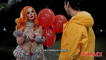 Grandes Tetas Naturais De Emily Thorne E Boquete Com Tema De Halloween