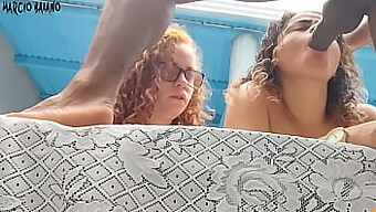 Mulher Gorda E Linda Recebe Um Boquete Áspero E Um Pau Grande Em Um Ménage Quente