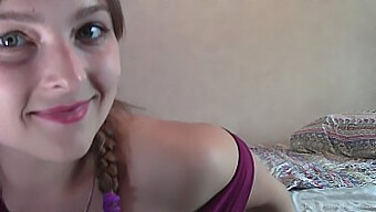 Chubby White Girl Shows Off Her Body On Cam