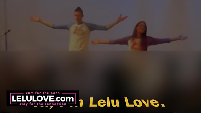 Momentele Intime Ale Unui Cuplu În Spatele Unui Show Matur Pe Webcam - Lelu Love